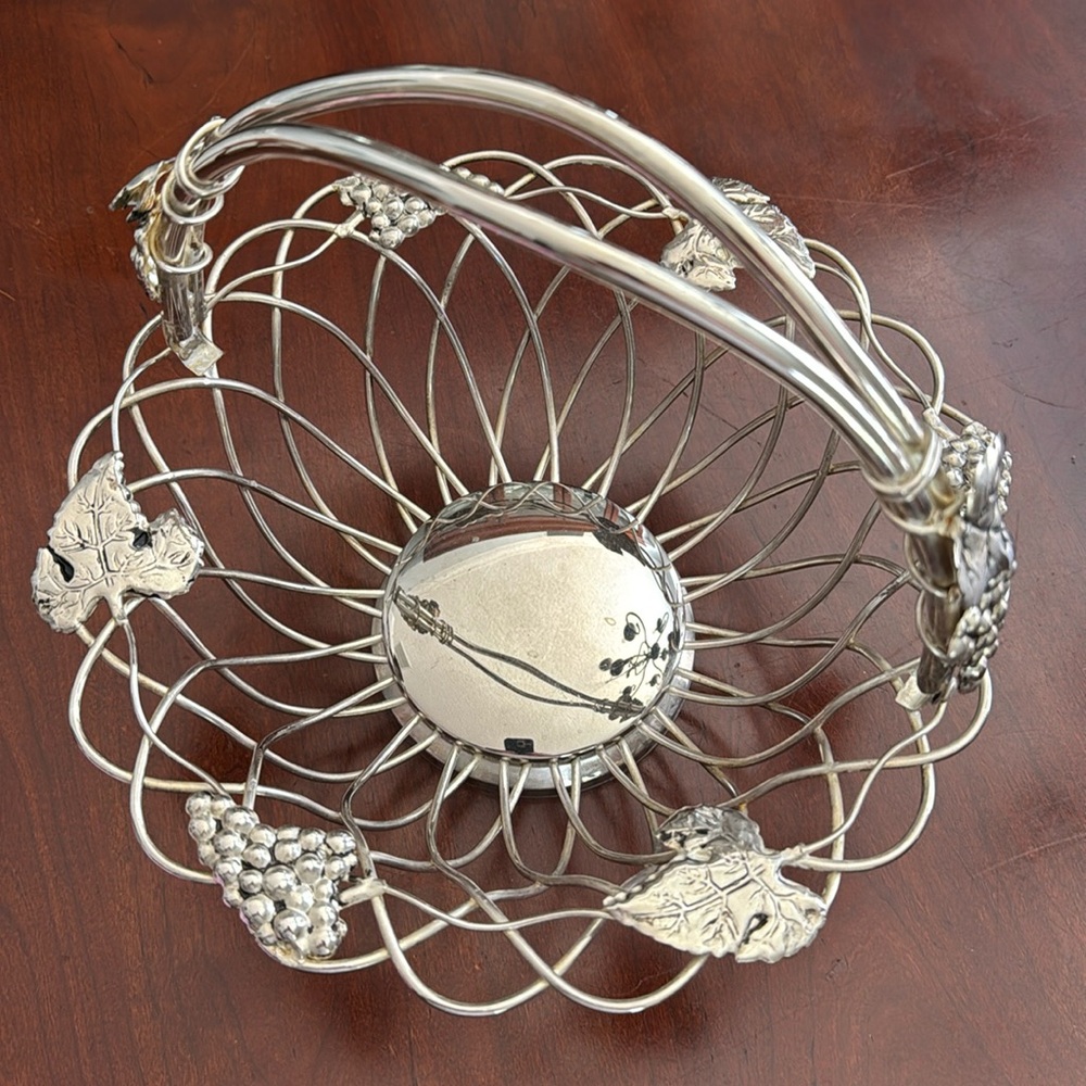 vintage Godinger Silver Plate Grapevine & Leaf Basket With Folding Handle